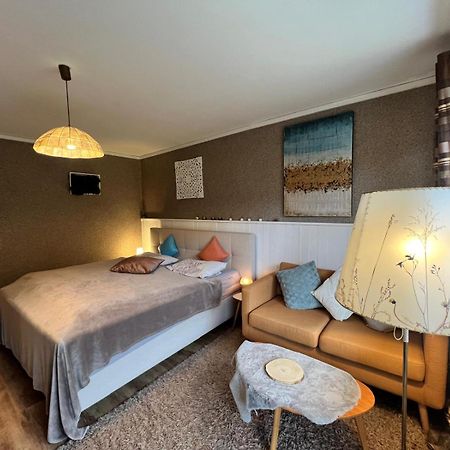 Marburg Apartment Pfiffige Luisa In Ruhiger Waldrandlage Mit Balkon Und Wintergarten מראה חיצוני תמונה