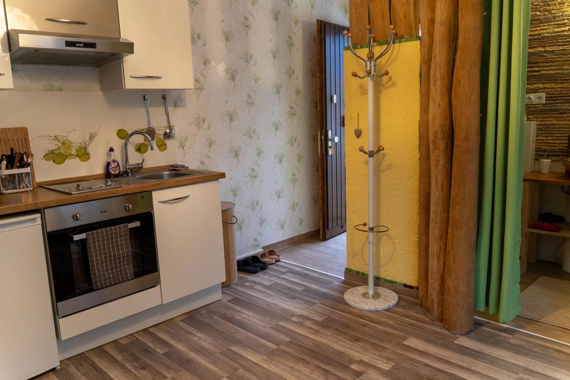 Marburg Apartment Pfiffige Luisa In Ruhiger Waldrandlage Mit Balkon Und Wintergarten מראה חיצוני תמונה