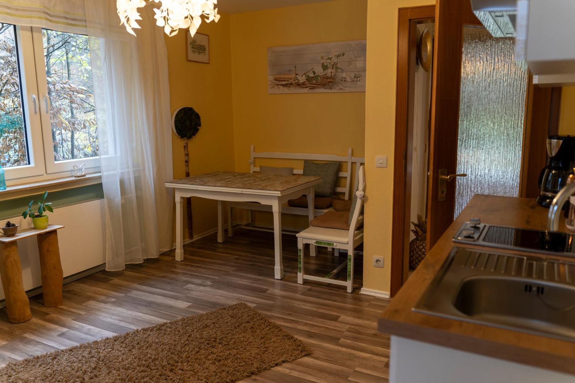 Marburg Apartment Pfiffige Luisa In Ruhiger Waldrandlage Mit Balkon Und Wintergarten מראה חיצוני תמונה