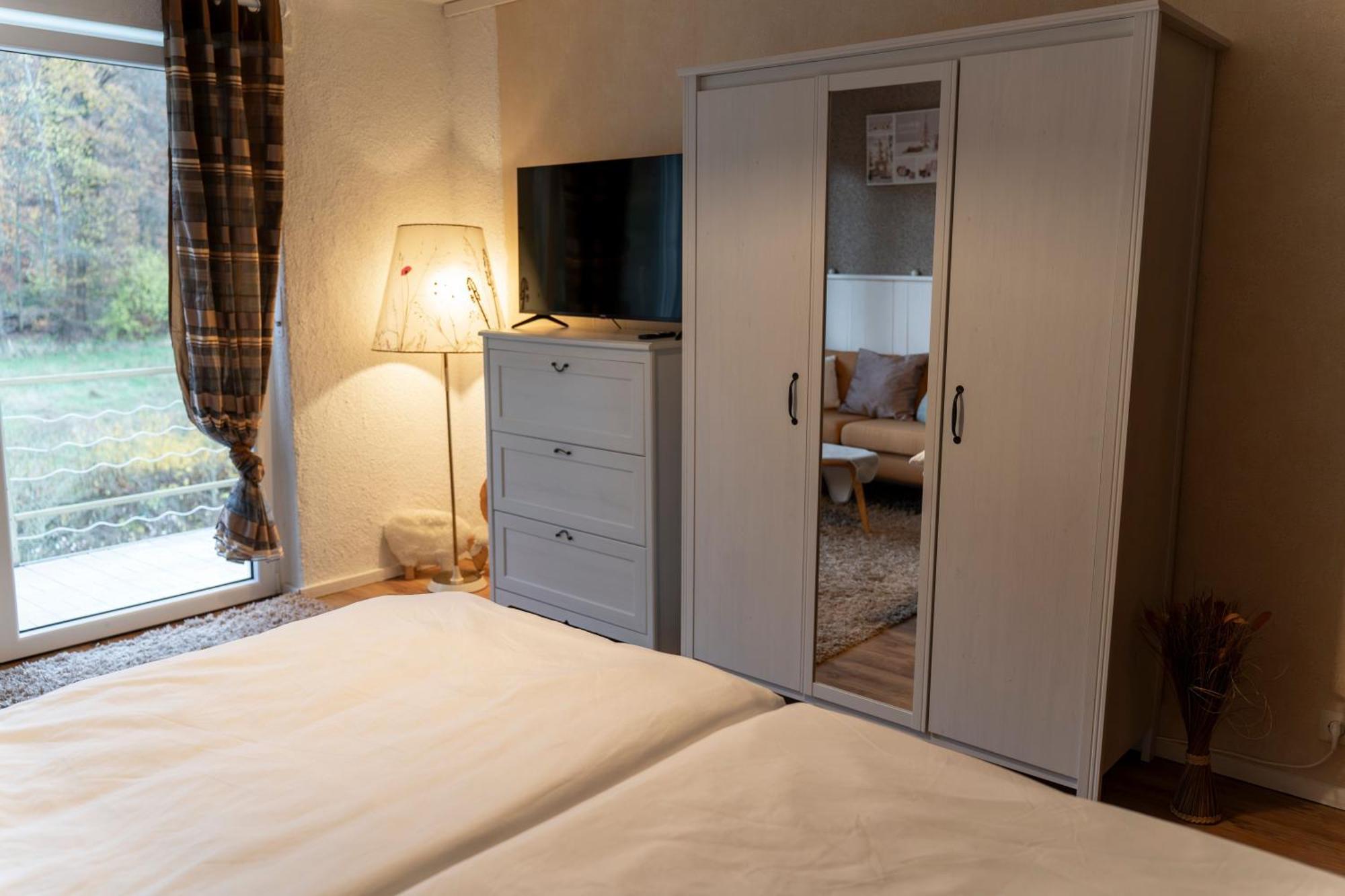 Marburg Apartment Pfiffige Luisa In Ruhiger Waldrandlage Mit Balkon Und Wintergarten מראה חיצוני תמונה