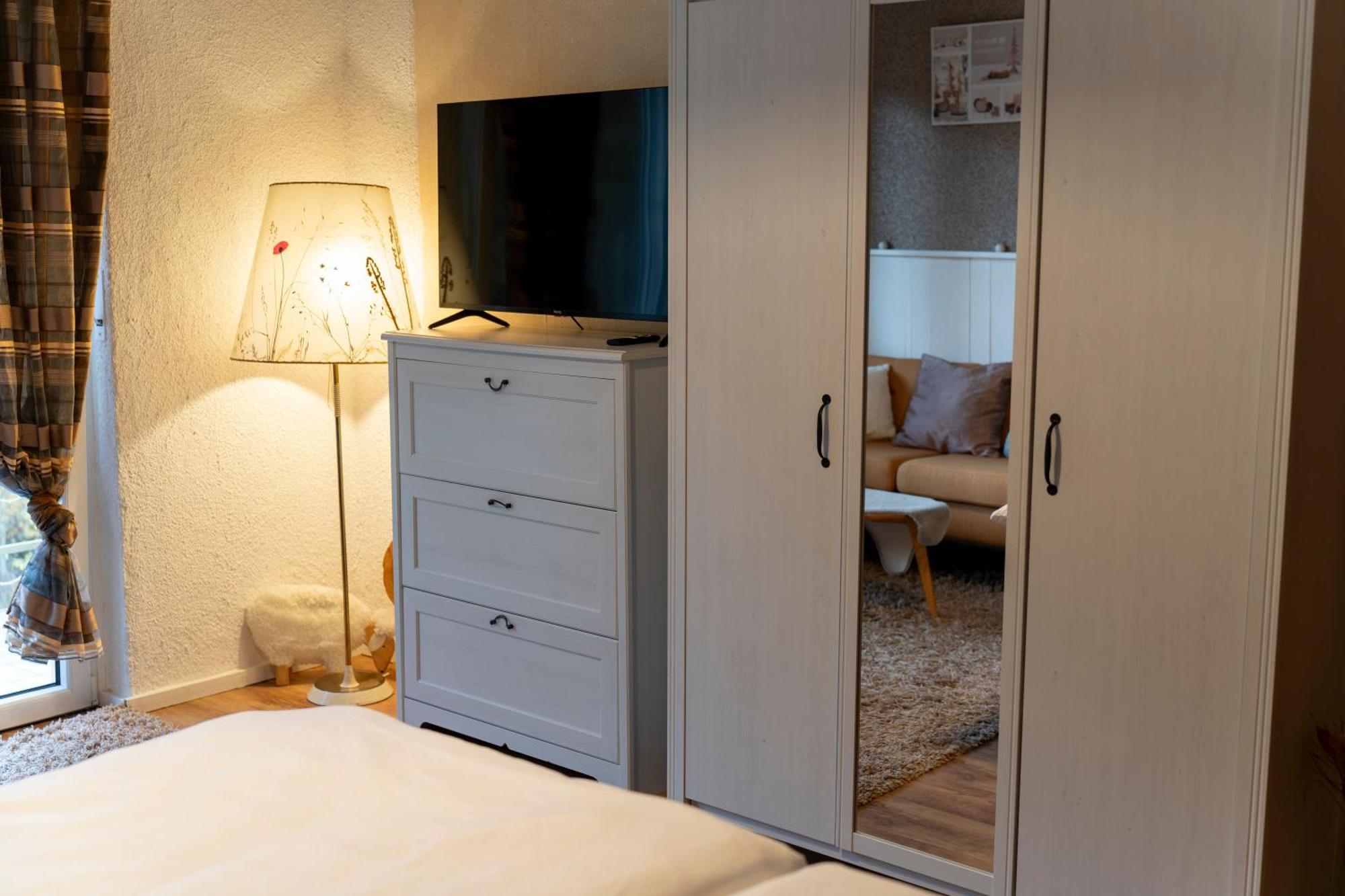 Marburg Apartment Pfiffige Luisa In Ruhiger Waldrandlage Mit Balkon Und Wintergarten מראה חיצוני תמונה