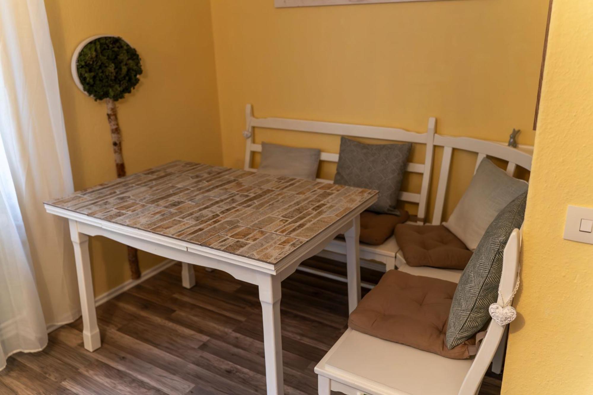 Marburg Apartment Pfiffige Luisa In Ruhiger Waldrandlage Mit Balkon Und Wintergarten מראה חיצוני תמונה