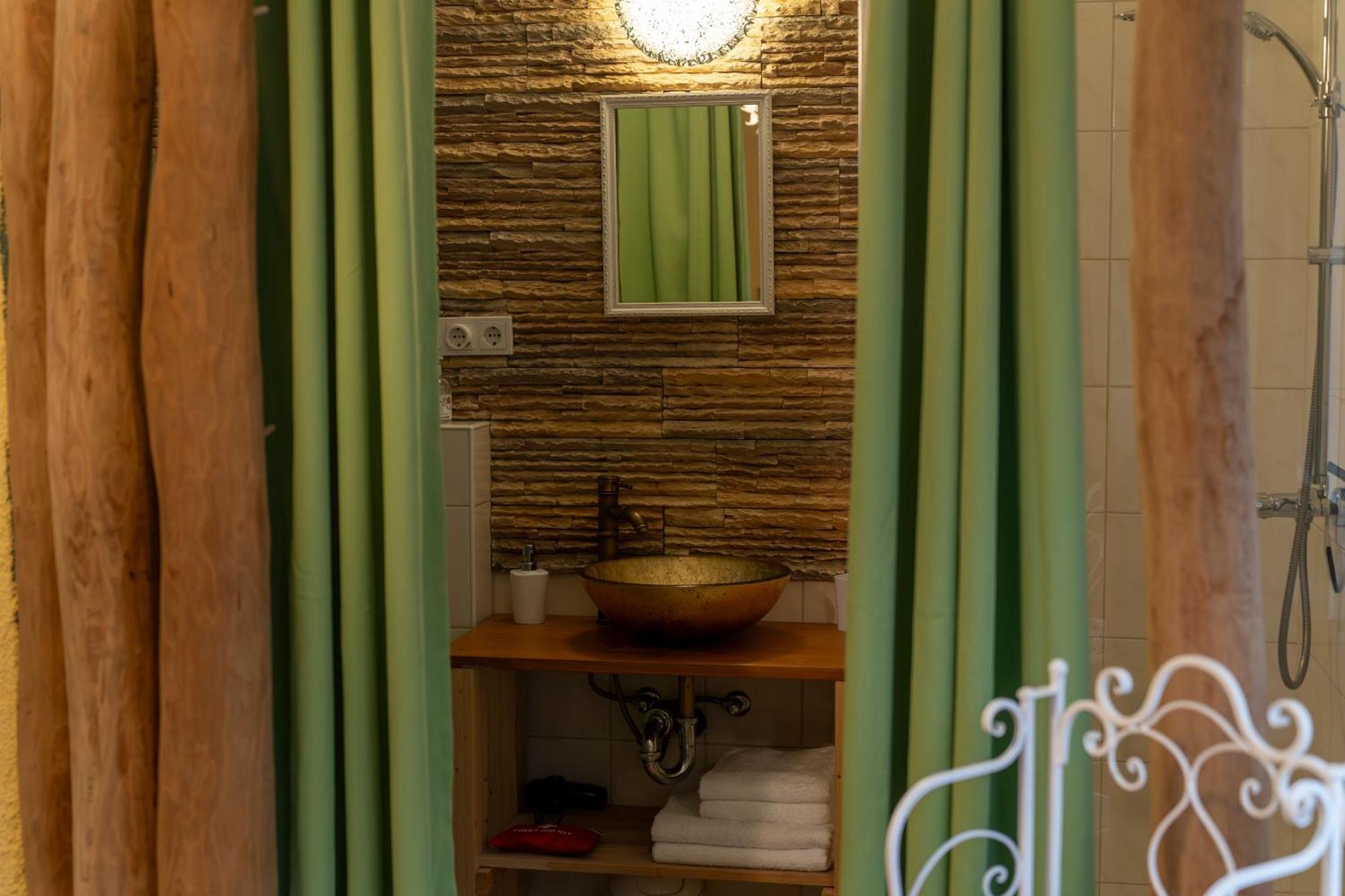 Marburg Apartment Pfiffige Luisa In Ruhiger Waldrandlage Mit Balkon Und Wintergarten מראה חיצוני תמונה