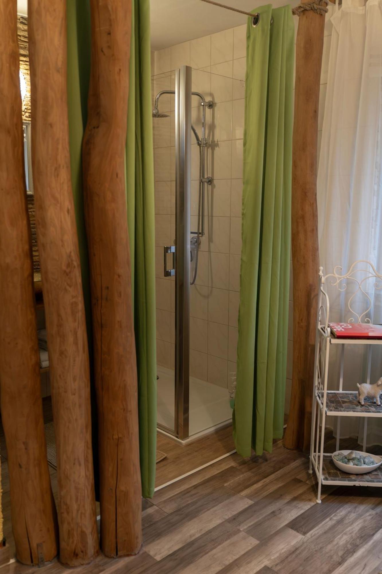 Marburg Apartment Pfiffige Luisa In Ruhiger Waldrandlage Mit Balkon Und Wintergarten מראה חיצוני תמונה